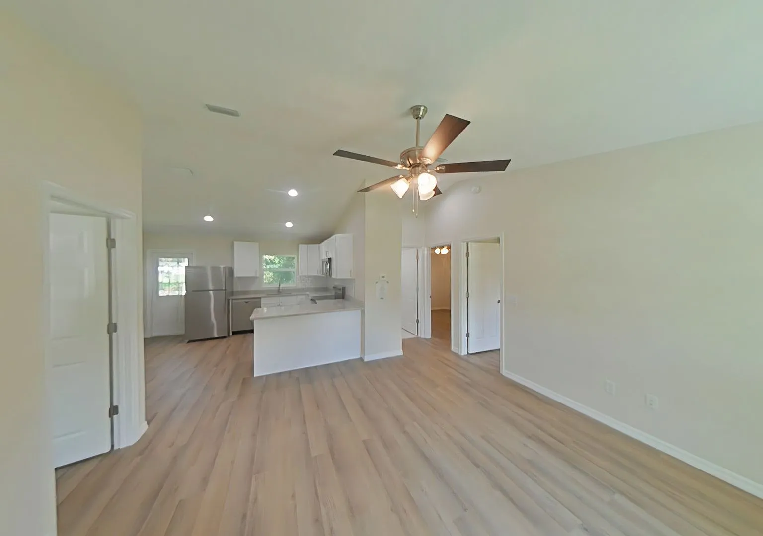 Brand New 3 Bedroom, 2 Bath Home Dunnellon — Photo 3