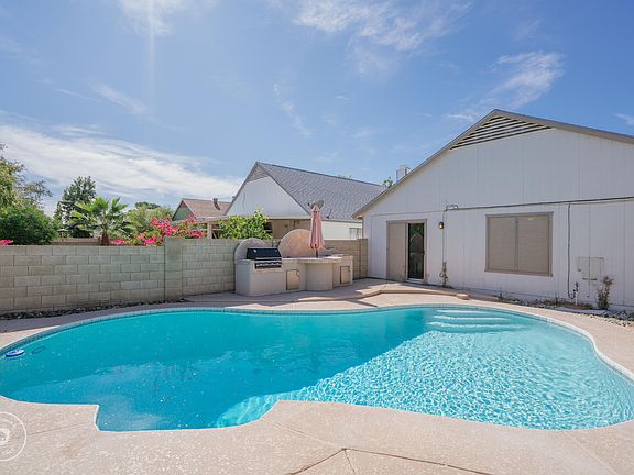 5th image of 10805 N 63rd Dr