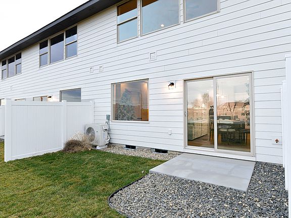 3rd image of 114-40 4617th Rd