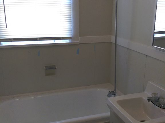 3rd image of 1107 N Fries Avenue # A Fl 2nd