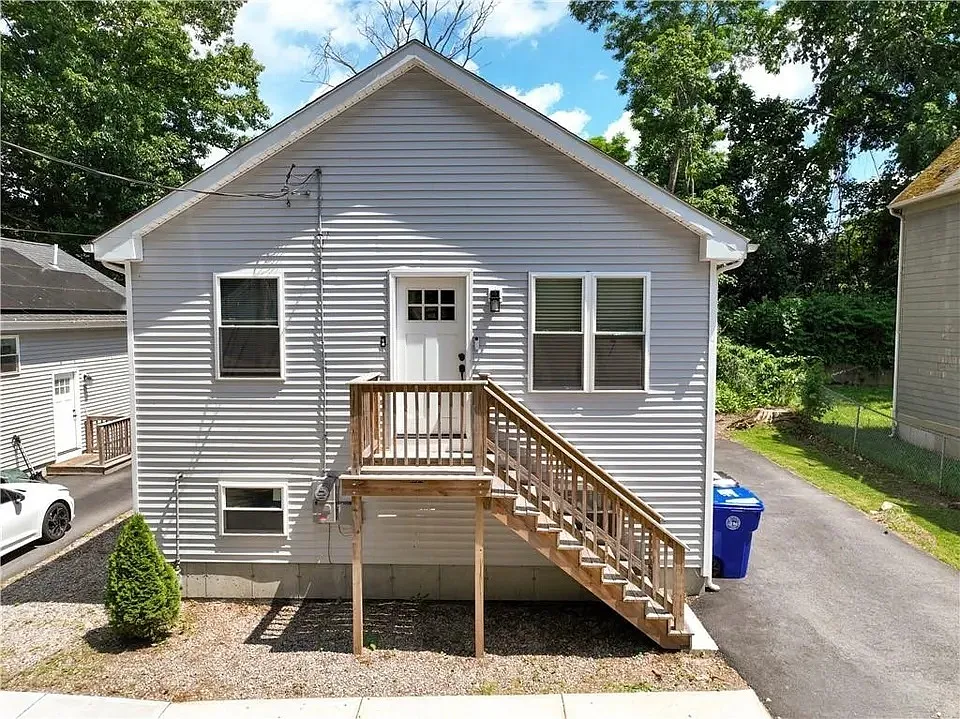 3 bed, 1240 sqft, $950 — Photo 1