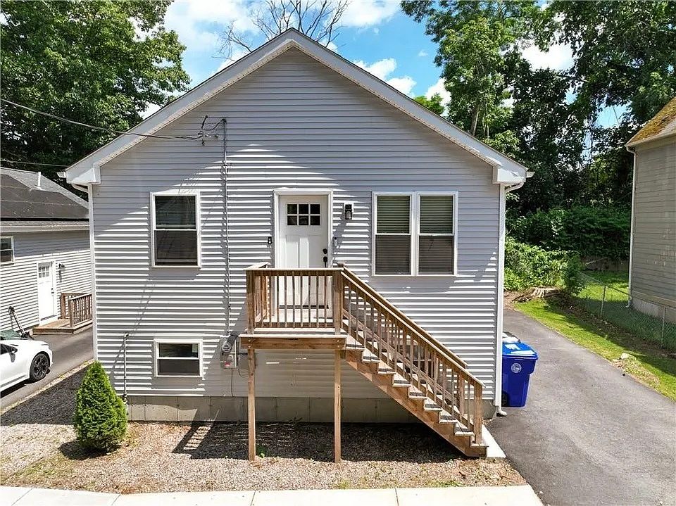 1st image of 39 Derry St