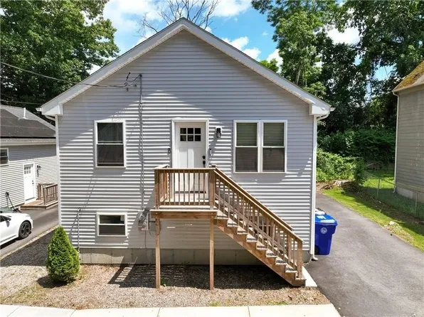 39 Derry St, Providence, RI 02908