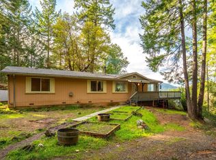 43001 Twin Pines Cir, Laytonville, CA 95454