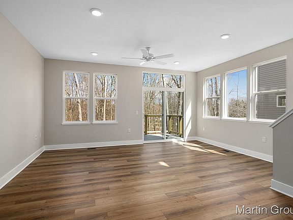 2nd image of 2333 Watertown Way NE