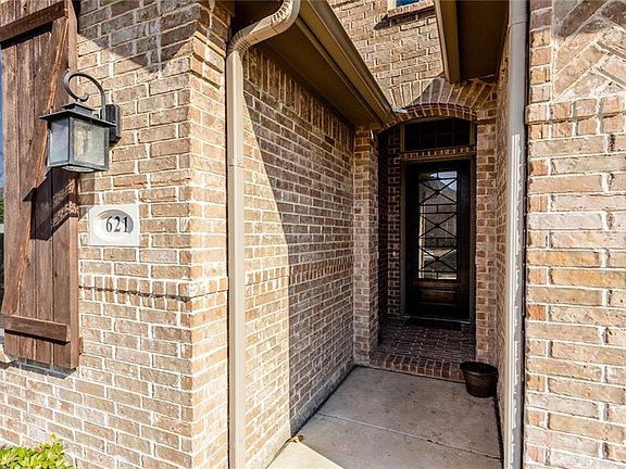 3rd image of 621 Tweed Dr