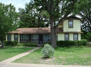 619 W Hammond St, Lancaster, TX 75146