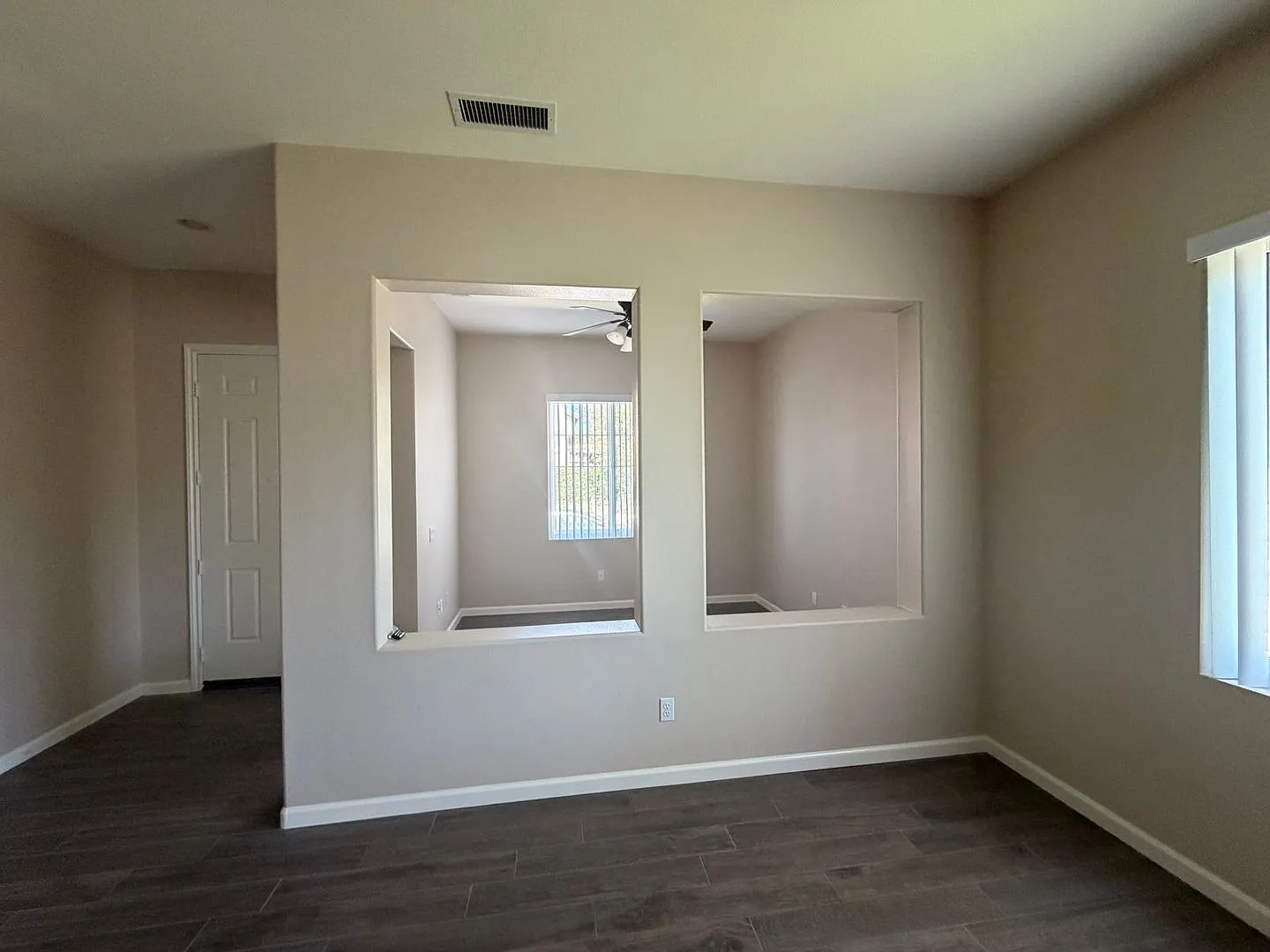 3 bed, 2 bath 1-story home with great curb appeal + bonus room — Photo 3