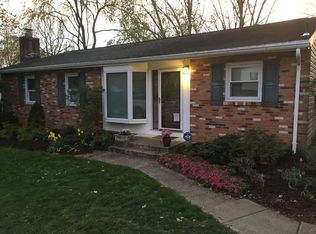 6911 Gillings Rd, Springfield, VA 22152