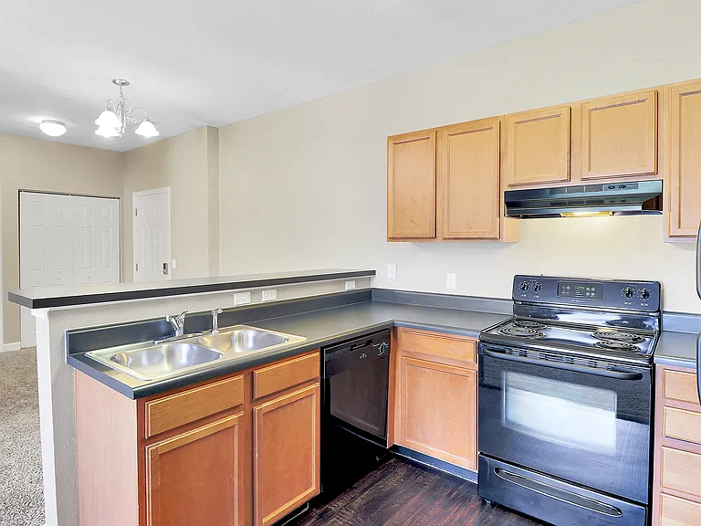 Mountain Ranch Apartments — Photo 19