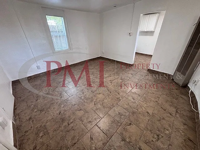 517 E. Las Cruces #3 — Photo 14