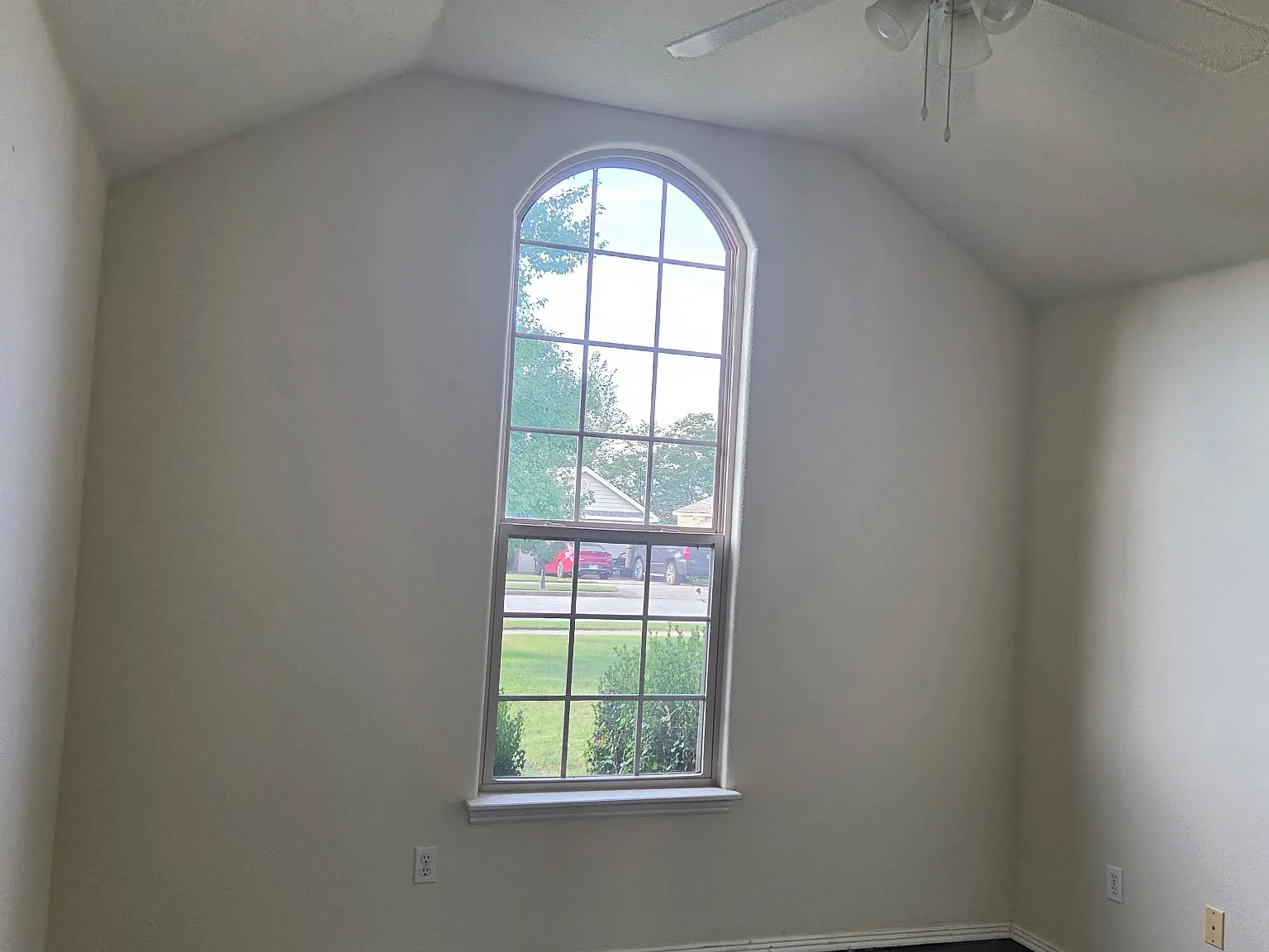 3 bed, 1360 sqft, $1,200 — Photo 3