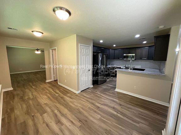 4th image of 1 Lathrop Ln