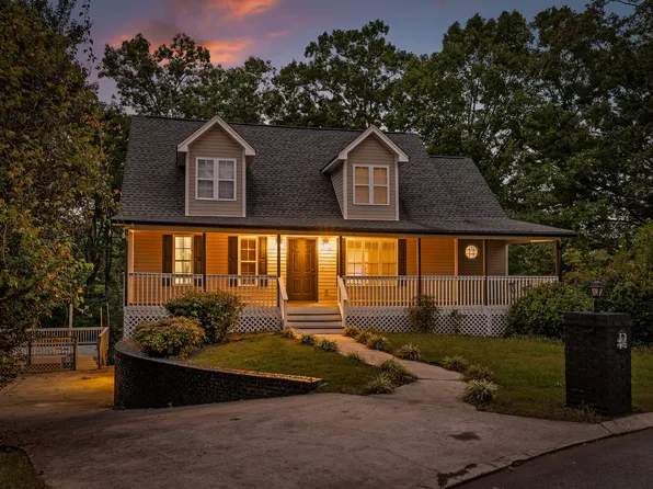 2101 Durban Point Dr, Soddy Daisy, TN 37379