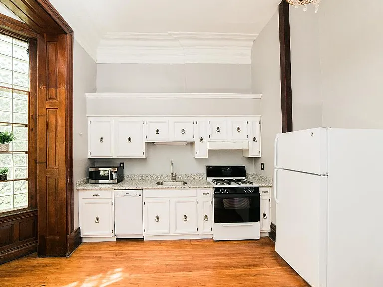 1814 Harpster St #1 — Photo 6