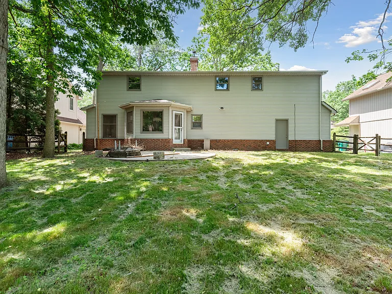 2410 Wealdstone Rd — Photo 55