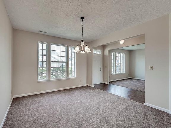 4th image of 1357 Landsbrook Dr