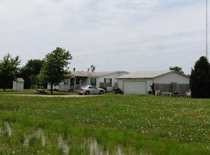 2nd image of 9031 S Stearns St