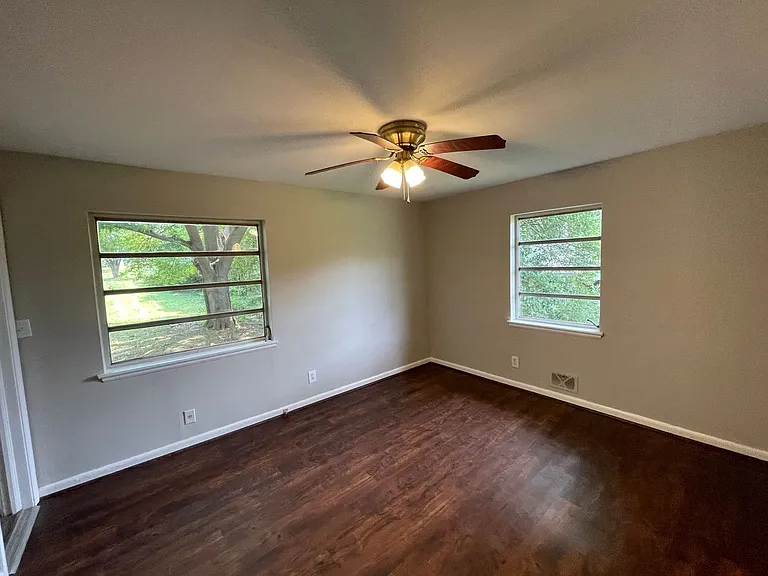 709 Branton Dr — Photo 18