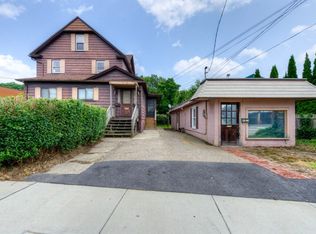 57 James St, Worcester, MA 01603