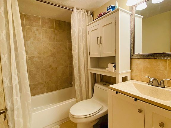 3rd image of 148 Springwood Cir APT D