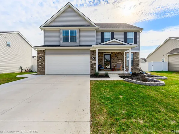 2054 Monohan Dr, Monroe, MI 48162