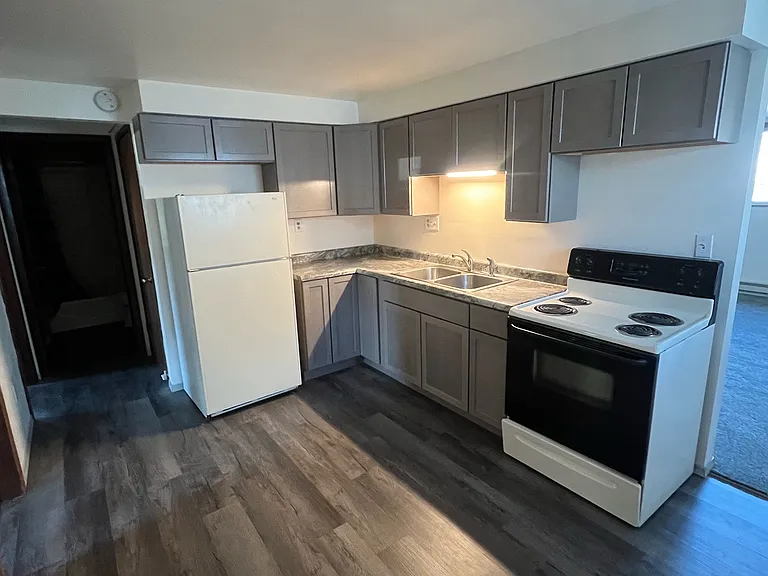 703 W Gruenwald Ave #LOWER — Photo 3