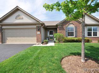 618 Tuscan View Dr, Elgin, IL 60124