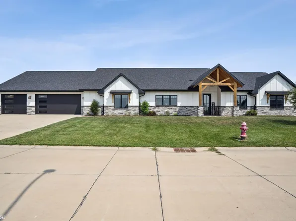 117 S Diamond Dr, Montezuma, IA 50171