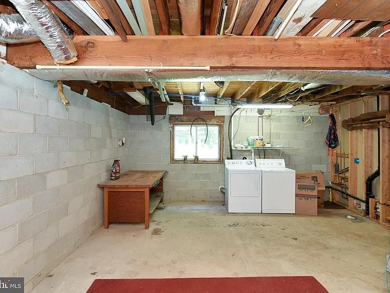 459 Monument Dr — Photo 18