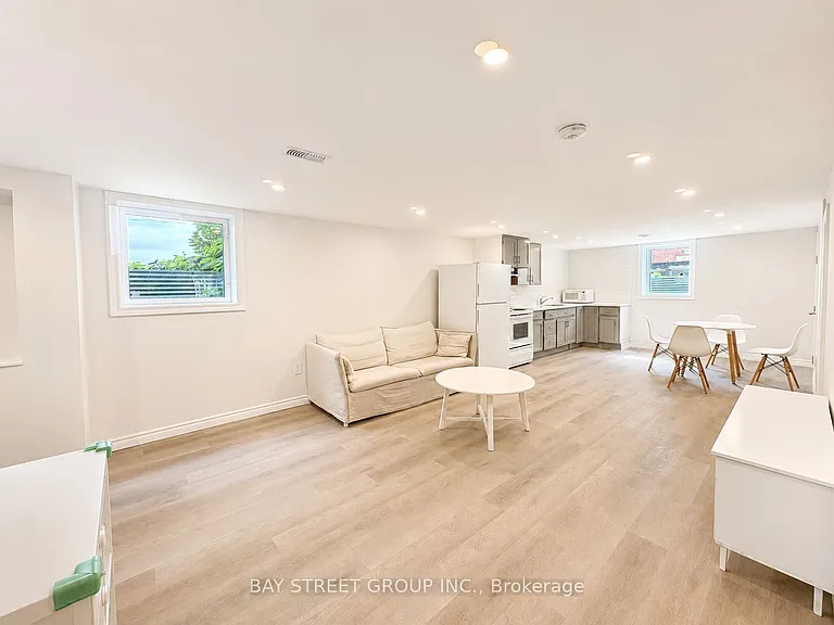 808 10th Ave #BASEMENT — Photo 7