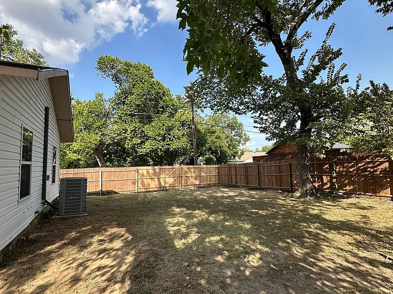 2542 Wilhurt Ave — Photo 26