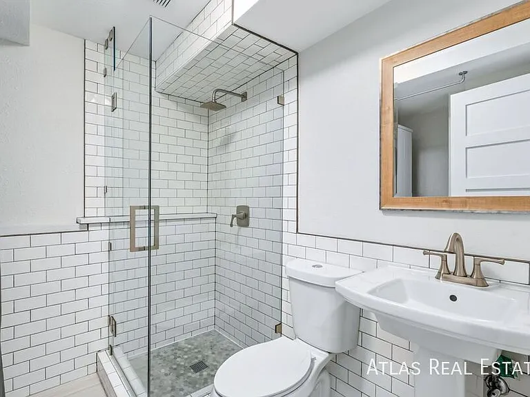 3243 Pepperwood Ln — Photo 16