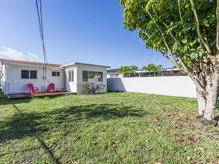 616 NW 3rd Ct — Photo 5