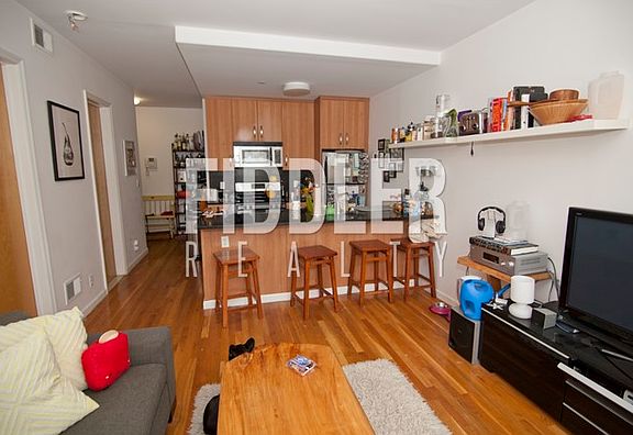 4th image of 309 Grand Ave APT 3A