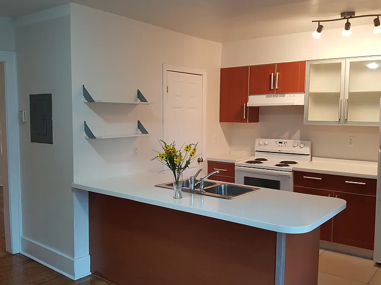 1614 Ontario St #3 — Photo 8