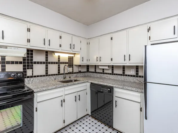 1088 Armstrong Mill Rd APT B, Lexington, KY 40517