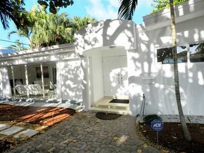 4350 Douglas Rd, Miami, FL, 33133