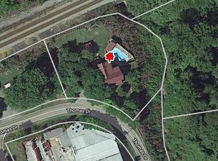 237 Thomas Dr, Pearisburg, VA 24134
