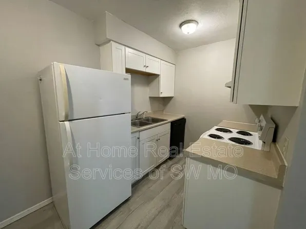 900 S Crutcher Ave APT 3, Springfield, MO 65802