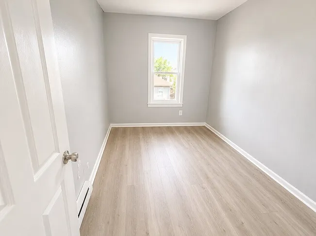 364 11th Ave #6 — Photo 5