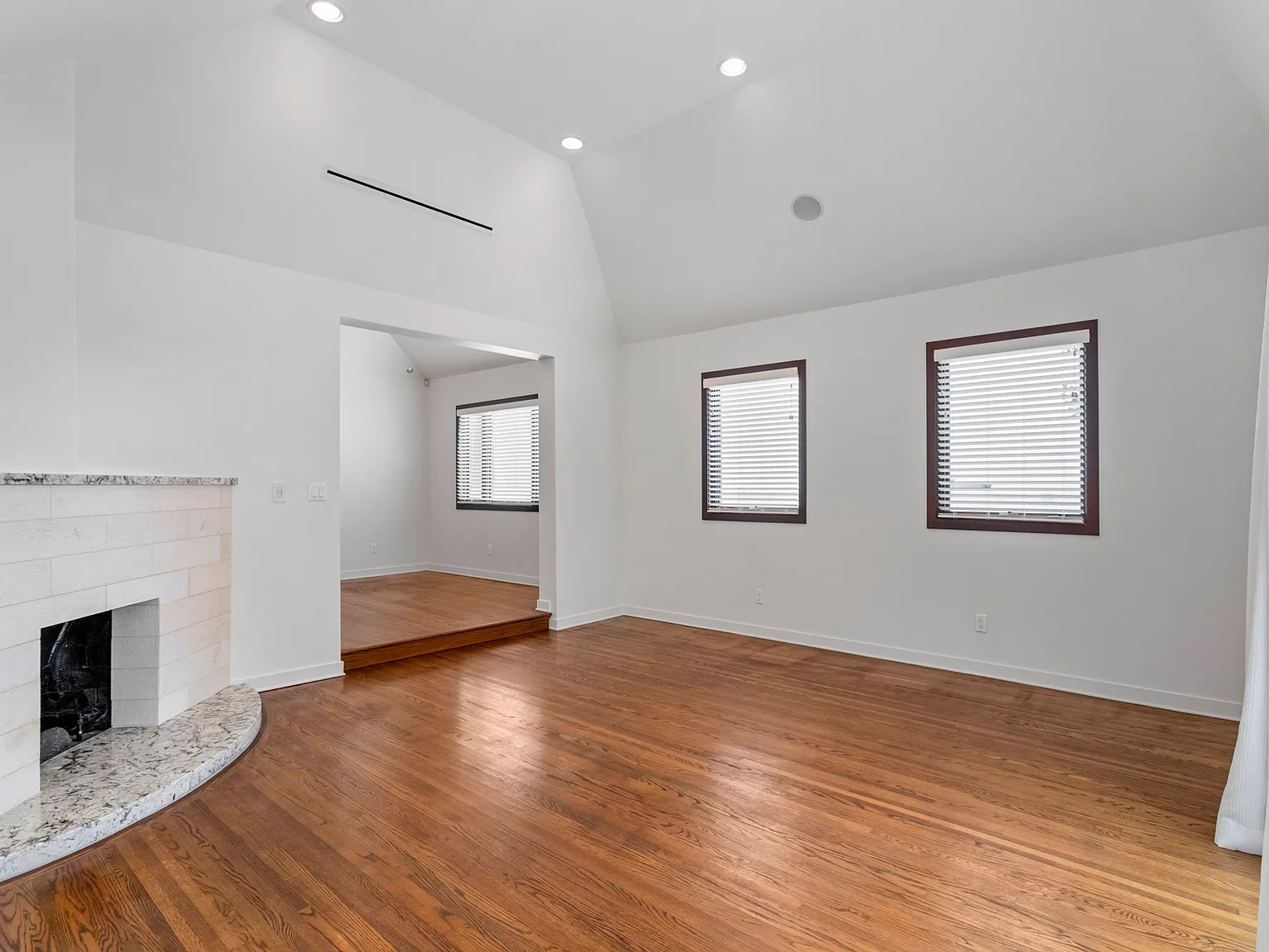 2 bed, 1110 sqft, $4,500 — Photo 4