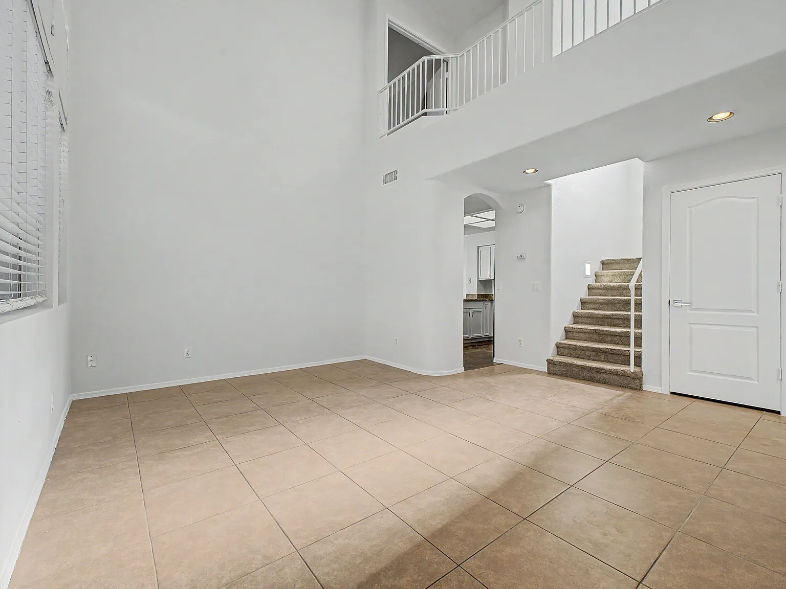 3 bed, 2.5 bath, 1557 sqft, $1,995 — Photo 3