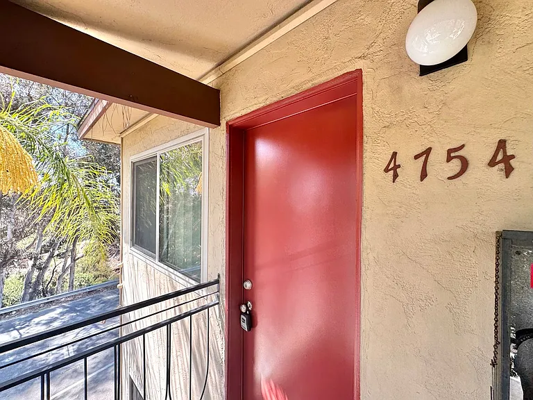 4750-4772 Thorn Street — Photo 11
