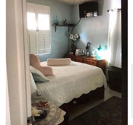4th image of 4520 NE 15th Ave