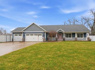 123 Zona Dr, Auburn, IN 46706