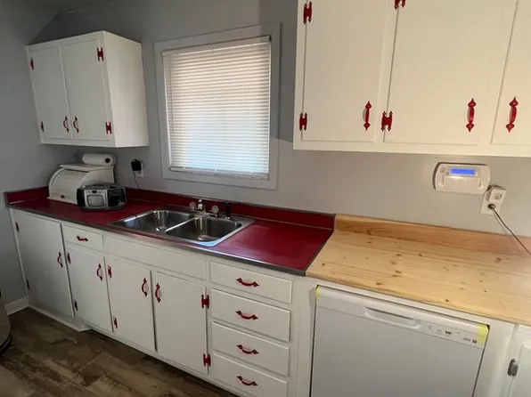 2313 Elbon Dr, Winston Salem, NC 27105