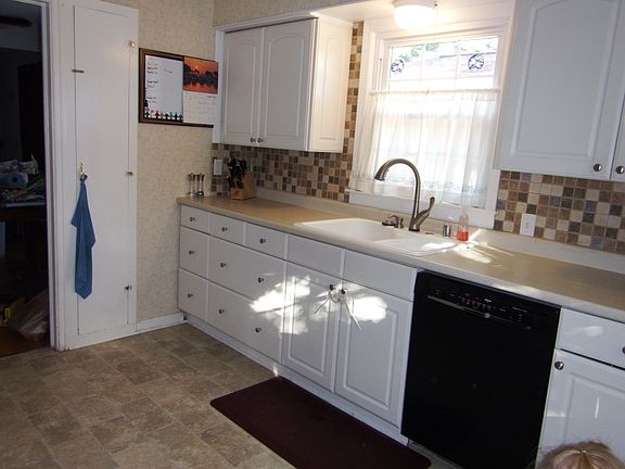 4th image of 5683 N Argyle Ave