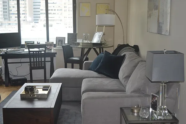 Rented by Avenue Real Estate | media 1