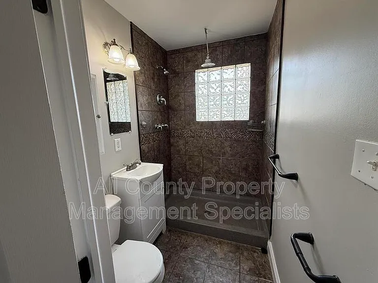 1301 Pineview Dr — Photo 6